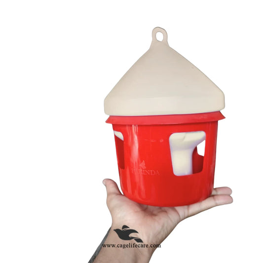 Hanging 3-liter poultry and pigeon waterer