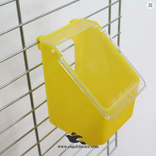 Food-grade plastic bird feeder