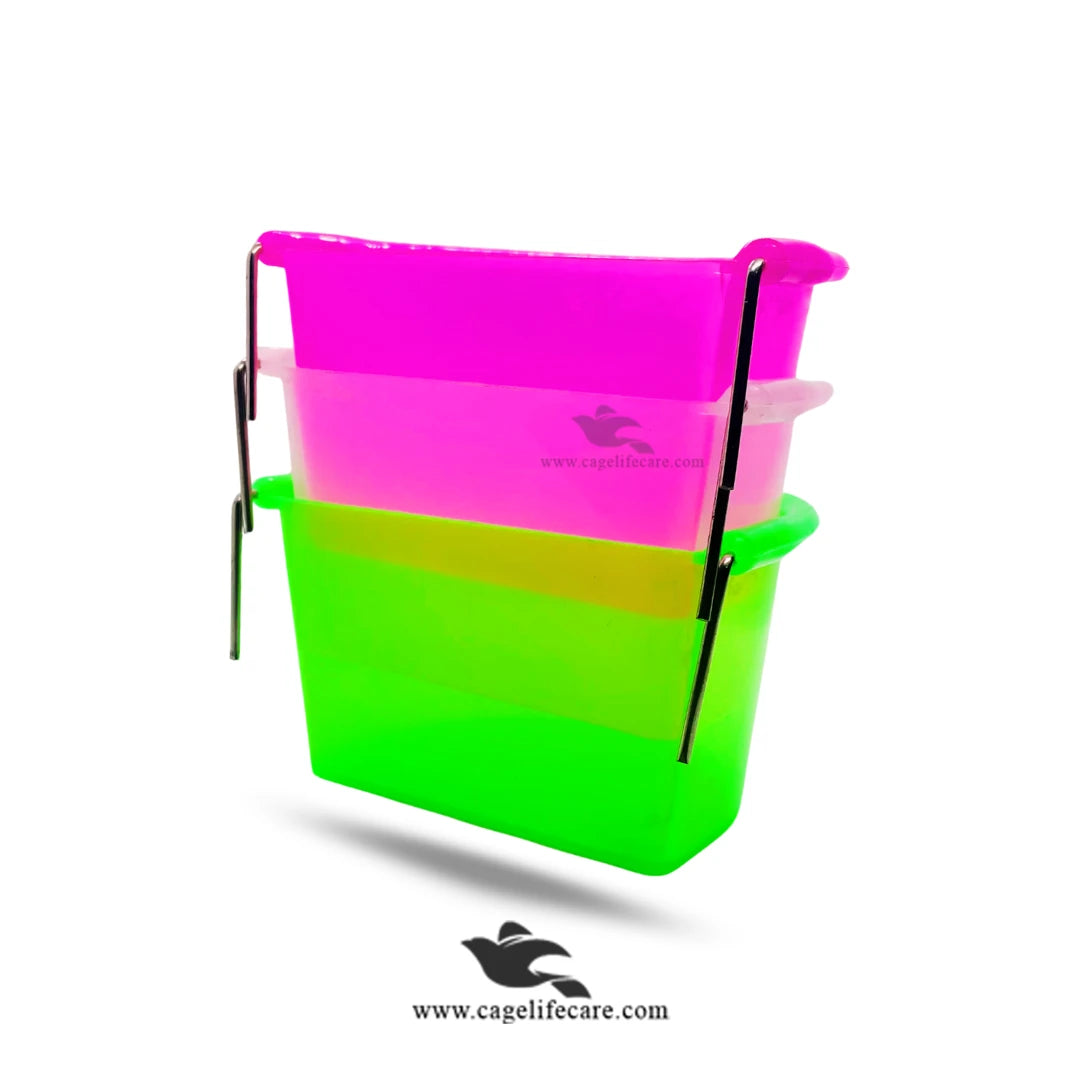 D Shape Plastic Hanging Lock Feeding Pot for Birds