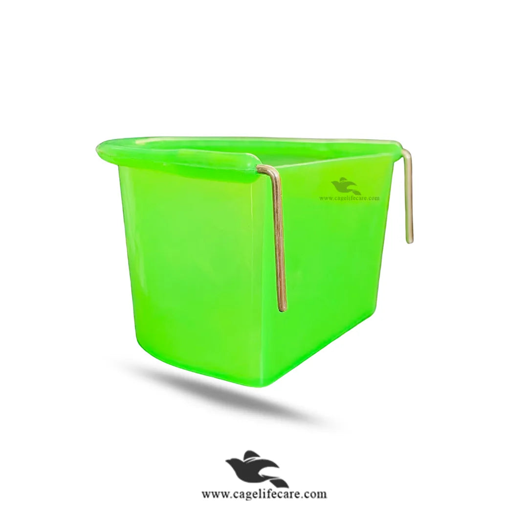 D Shape Plastic Hanging Lock Feeding Pot for Birds