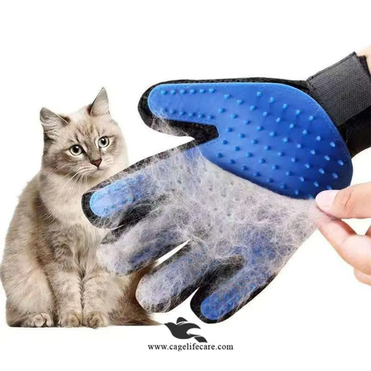 Pet grooming glove for dogs and cats