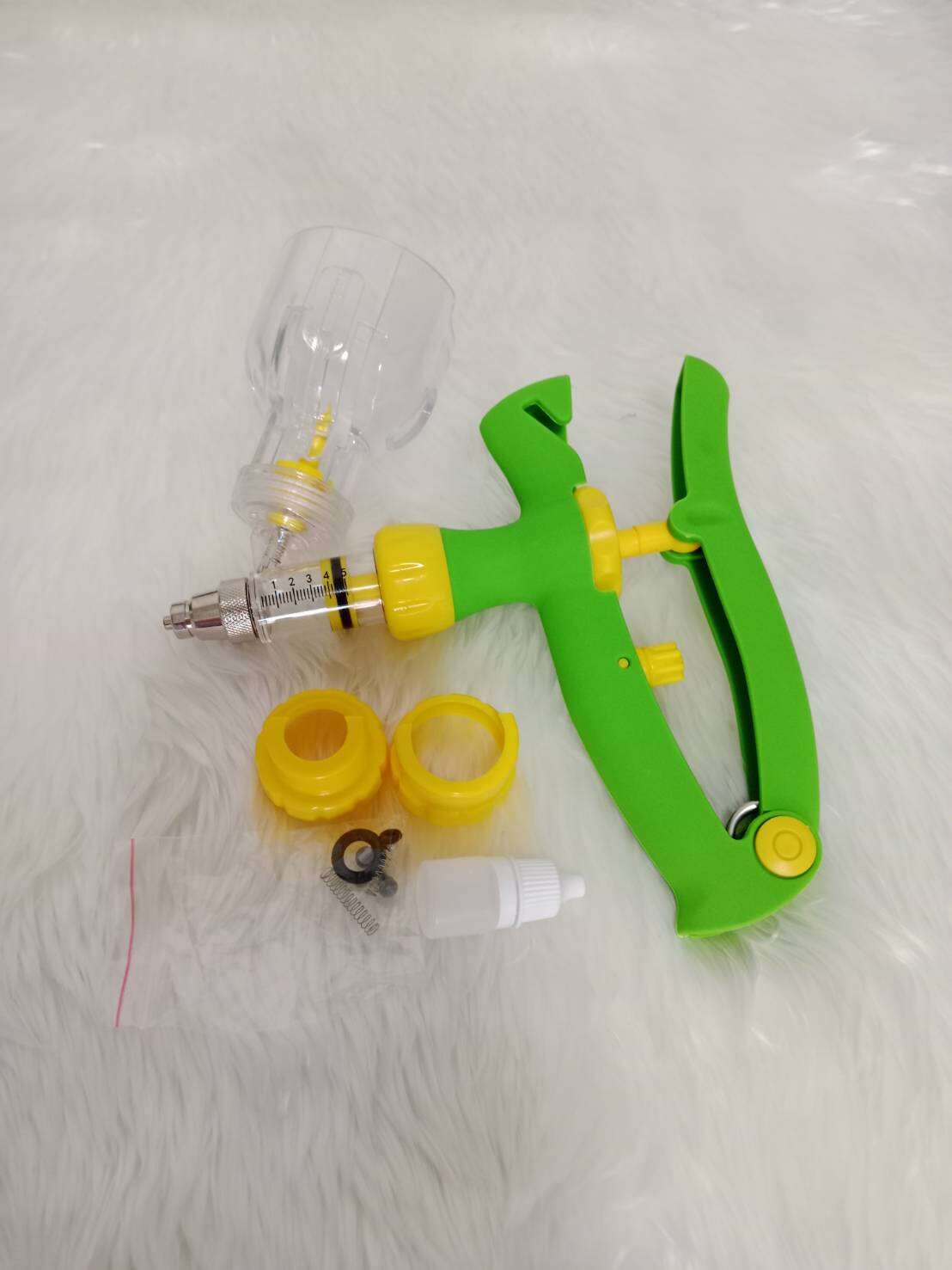 Cage Life Care livestock vaccine injector